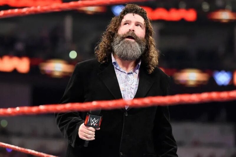 Mick Foley aconselhou cancelar imediatamente todos os seus planos de lutar novamente pela ex-estrela da WWE