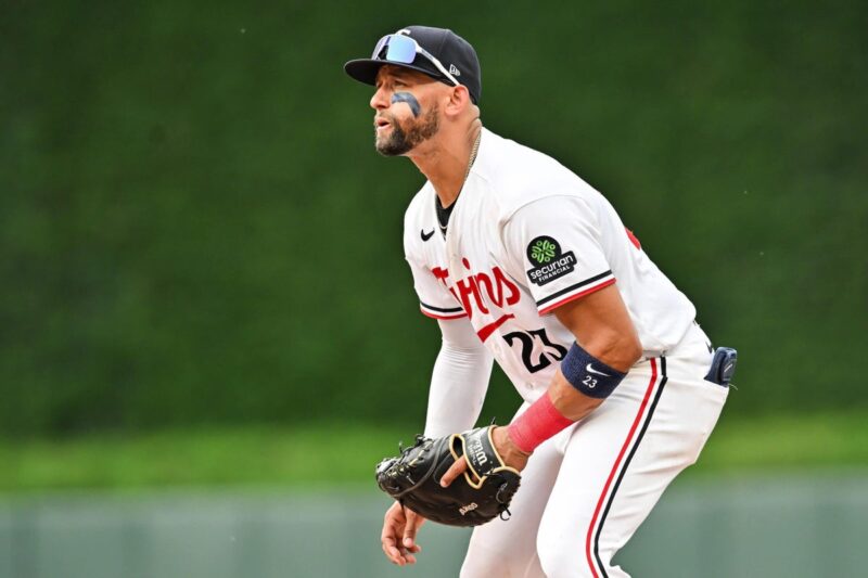 Justin Morneau contribuindo para dar a Royce Lewis um ‘curso intensivo’ na primeira base