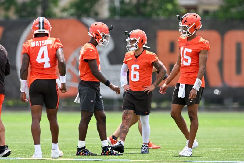 “Livre-se do rastreador QB” “Deshaun lançou muito mais INTs”: os fãs da NFL reagem às estatísticas OTA dos Browns por Shedeur Sanders, Dillon Gabriel e Deshaun Watson
