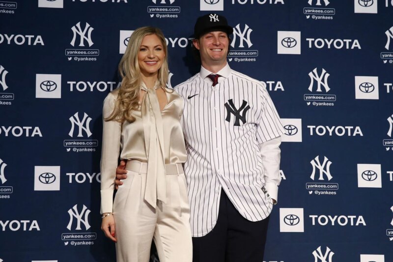 A esposa de Gerrit Cole, Amy, dá o veredicto sobre o emocionante jogo 4 das finais da NBA entre Knicks e Spurs no MSG