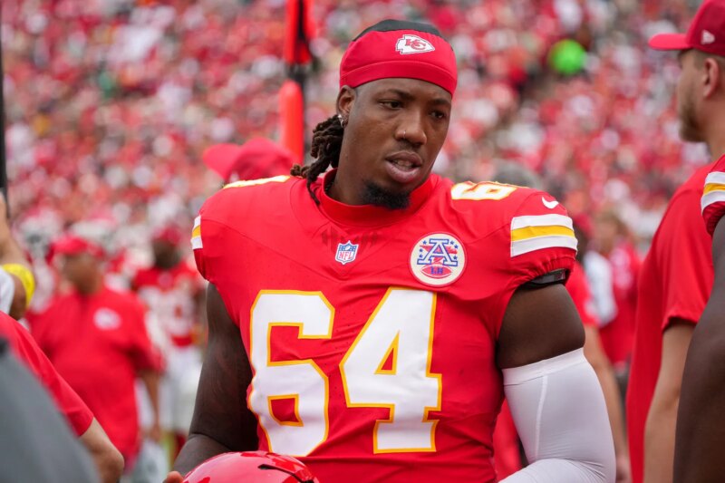 “Brett Veach os espoliou”: os fãs da NFL reagem quando os Chiefs trocam OT e a escolha da 7ª rodada de 2027 para os Falcons pela escolha da 6ª rodada
