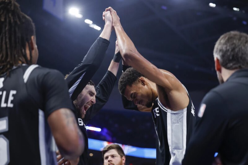 “Engasgou tanto que ficou doente”, “Kelly Olynyk saindo para matar metade do nosso time”