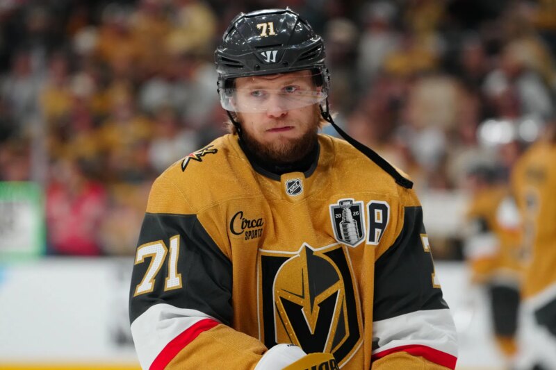 Atualização sobre lesão de William Karlsson: John Tortorella confirma o pior cenário após a saída precoce do atacante