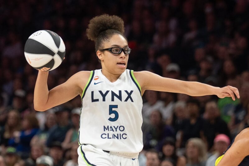 “Ela é uma fera maldita” – Sophie Cunningham coroa Olivia Miles como sua escolha indiscutível para WNBA 2026 ROTY