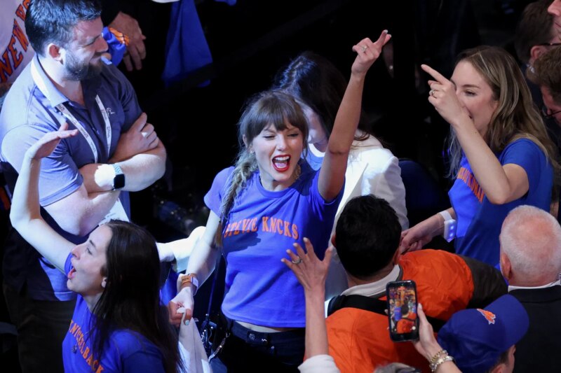 “Esse é um slogan esportivo exclusivo do Chiefs”: Nick Wright não mede palavras sobre Taylor Swift usando seu bordão após a histórica vitória do Knicks no Jogo 4