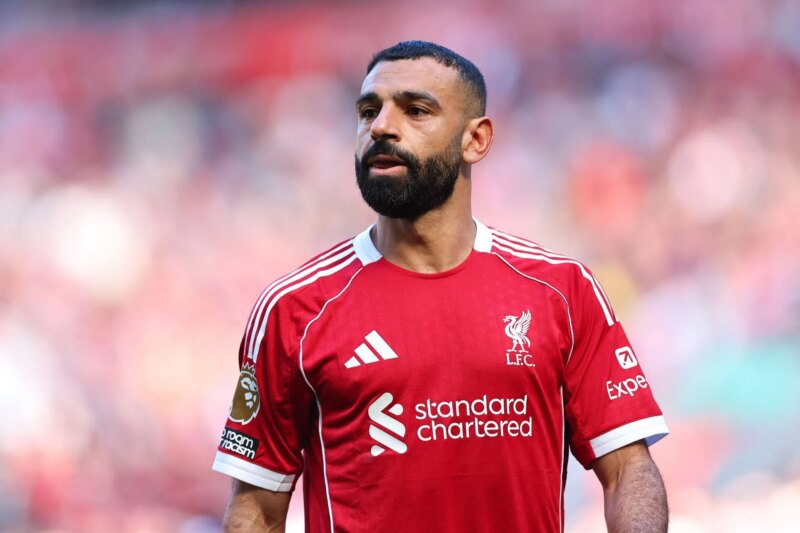 Agente de Mohamed Salah emite resposta em meio a murmúrios de reviravolta na transferência do Liverpool