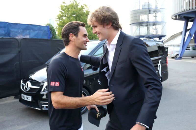 Alexander Zverev omite Roger Federer da lista de pessoas que o parabenizaram em particular pela vitória no Aberto da França, reação dos fãs