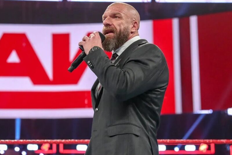 3 sinais claros que Triple H está enterrando deliberadamente a estrela da WWE de 43 anos
