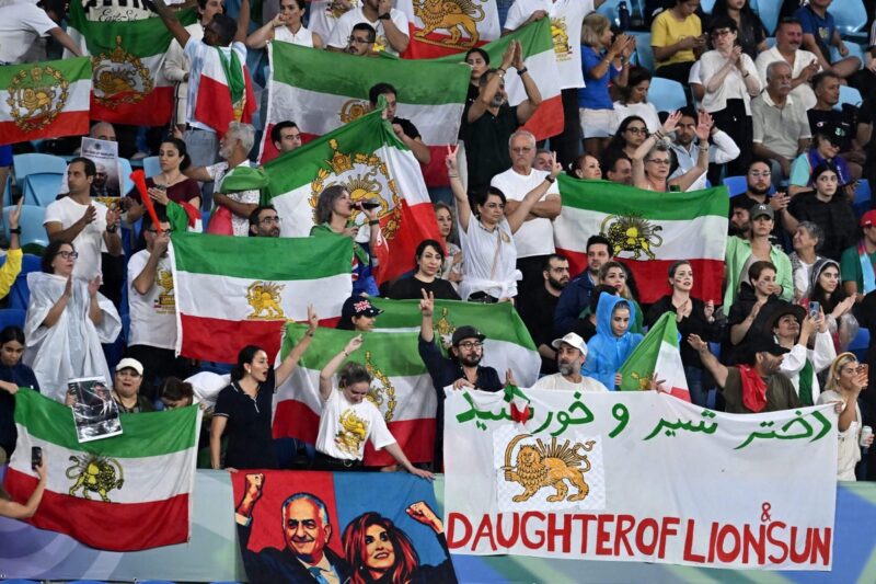 Ação movida contra a FIFA por proibição da bandeira pré-revolucionária do Irã