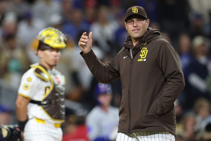 O técnico do Padres, Craig Stammen, fala sobre o confronto com o torcedor Manny Machado