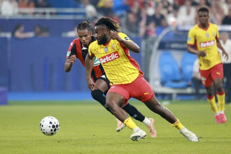 Charlotte FC planeja contratar o extremo francês Allan Saint-Maximin, dizem fontes