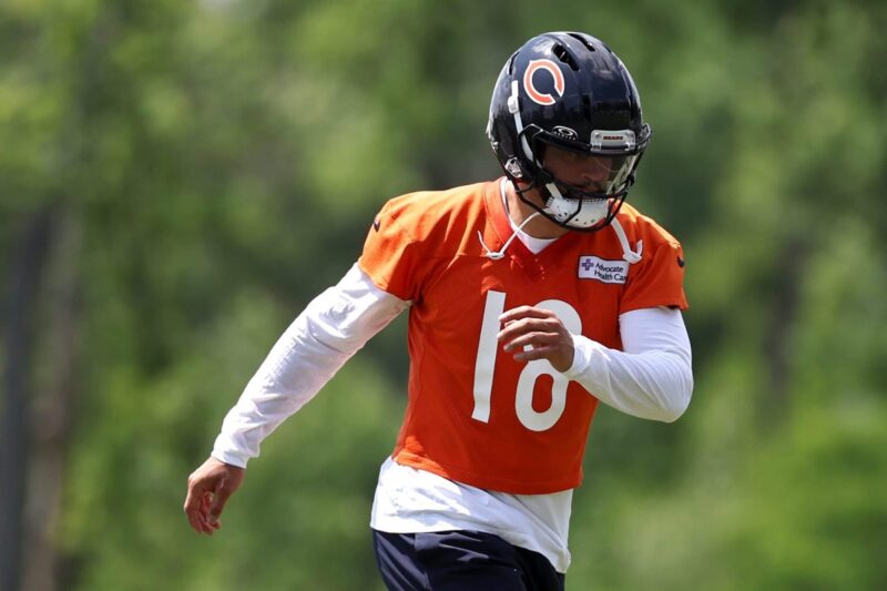 Minicamp Bears: Caleb Williams entra no ano 2 com Ben Johnson um pouco mais sábio