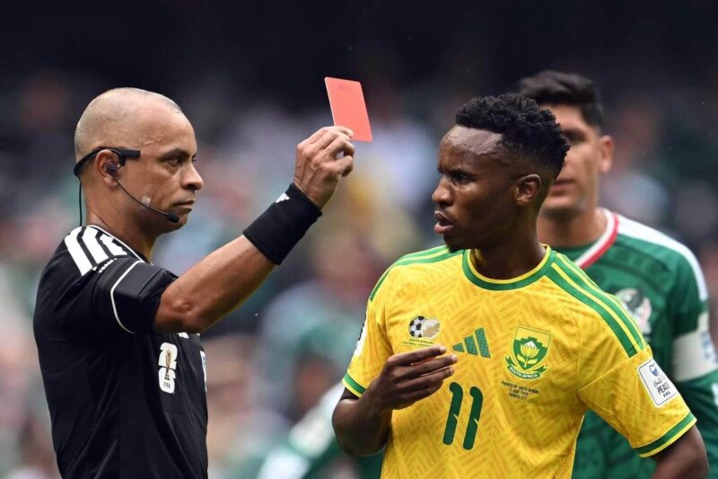 Três cartões vermelhos em um jogo da Copa do Mundo: será este o início de uma tendência caótica?