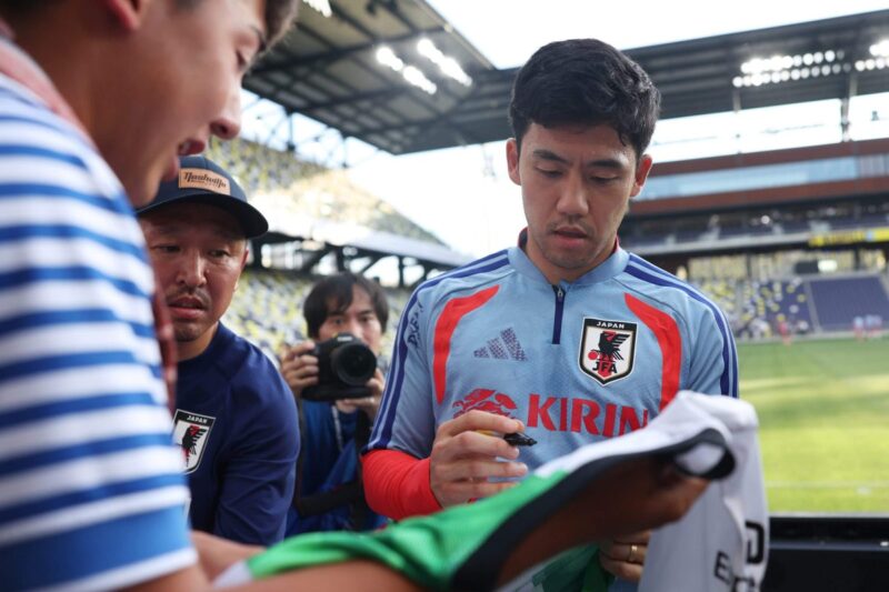 Wataru Endo, do Japão, fora da Copa do Mundo e confirma aposentadoria internacional