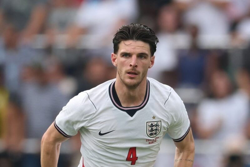 Queimado de sol e ‘vermelho brilhante’, Declan Rice diz que o calor nos EUA leva algum tempo para ‘se acostumar’