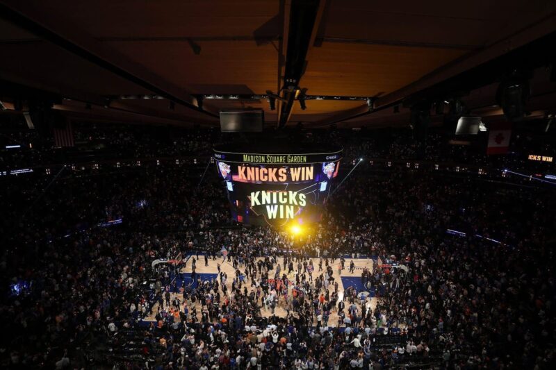 ‘Arena mais famosa do mundo’ é palco do retorno mais incrível dos Knicks nas finais da NBA