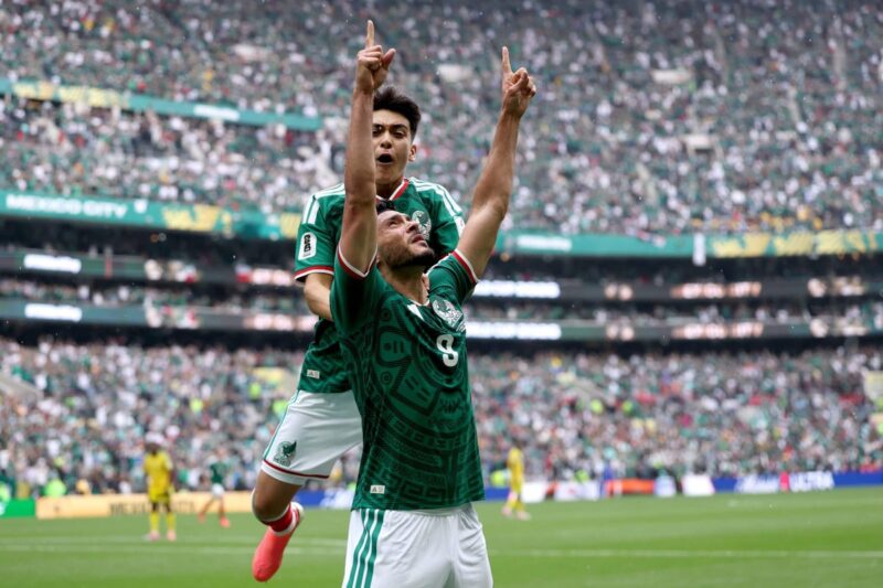 Recapitulando a vitória inicial do México e detalhando a escalação da USMNT