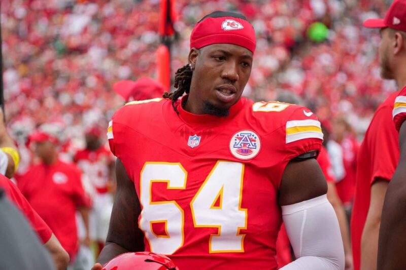 Chiefs negociam ataque ofensivo Wanya Morris para Falcons: Fontes