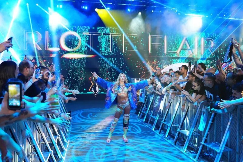 WWE planejando rivalidade no SummerSlam para Charlotte Flair? NÃO é Rhea Ripley