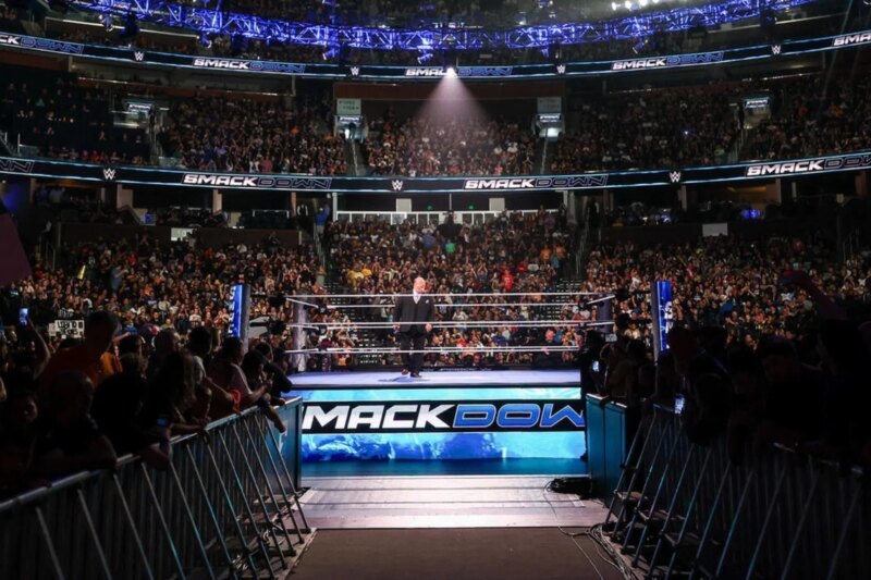 Ex-campeão da WWE anuncia retorno hoje à noite no SmackDown
