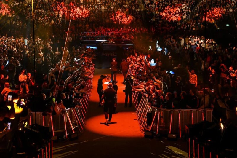 Estrela ferida da WWE chama jornalistas de wrestling antes do SmackDown