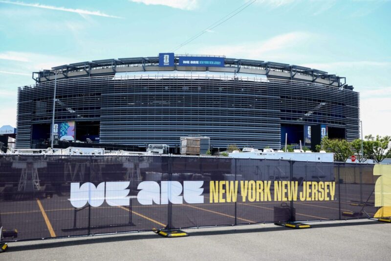 Chegando ao Metlife Stadium para a Copa do Mundo: barcos de emergência, trens caros e corredores de ônibus VIP